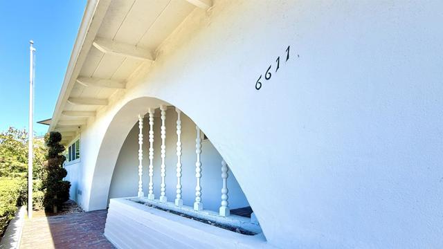 Detail Gallery Image 6 of 74 For 6611 Avenida De Las Pescas, La Jolla,  CA 92037 - 4 Beds | 3 Baths