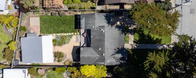1022 Del Monte Boulevard, Pacific Grove CA: https://media.crmls.org/mediaz/41359aad-1794-4198-8fd6-09cb84d0fb5d.jpg
