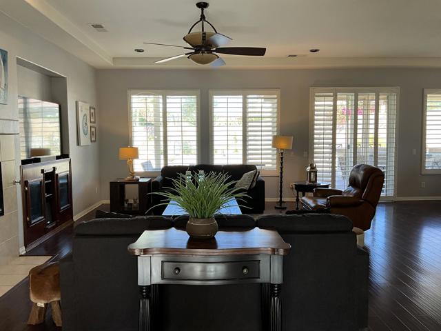 43541 Parkway Esplanade E, La Quinta CA: https://media.crmls.org/mediaz/413708e7-2452-42bf-a06e-987cf1198aeb.jpg