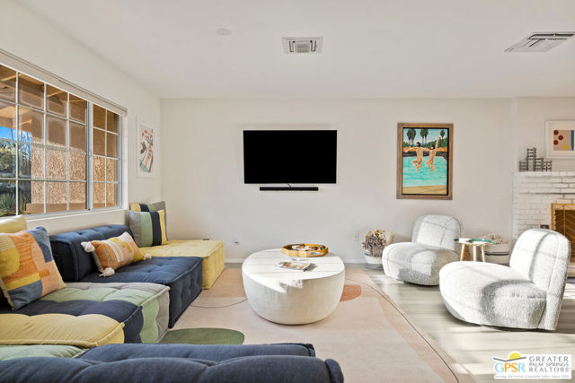 1334 S San Joaquin Drive, Palm Springs CA: https://media.crmls.org/mediaz/4137c2f0-b7ee-48be-8500-a0dac05bd97c.jpg