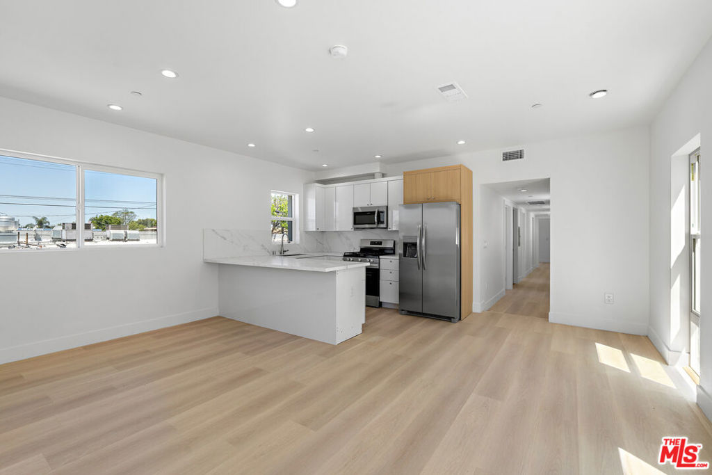10963 Calvert #1/2