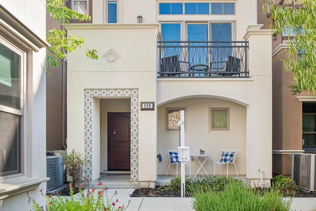 329 Cherokee Loop, Mountain View CA: https://media.crmls.org/mediaz/4138c99a-ab7f-4c02-b60b-ab9b87e7a98a.jpg