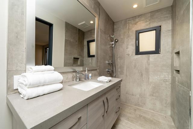 Image 25 of 43 For 907 S Tremont Street