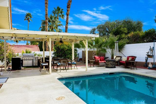72915 Skyward Way, Palm Desert CA: https://media.crmls.org/mediaz/41398b03-a209-4c9c-8b4a-21d1547332e7.jpg