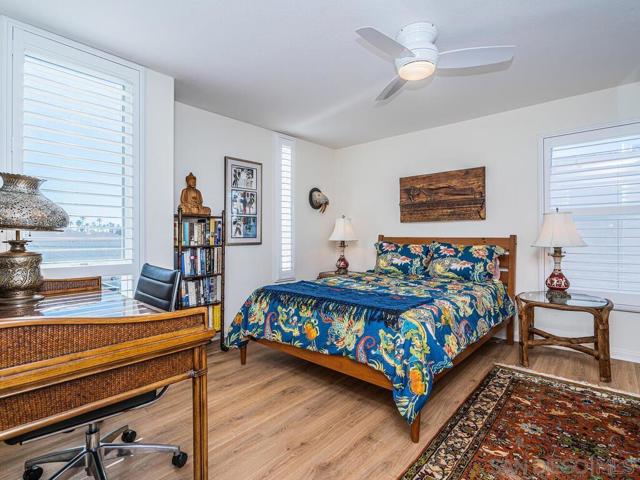 924 Hornblend, San Diego CA: https://media.crmls.org/mediaz/413a107a-f742-4890-950e-8fdcb0599036.jpg