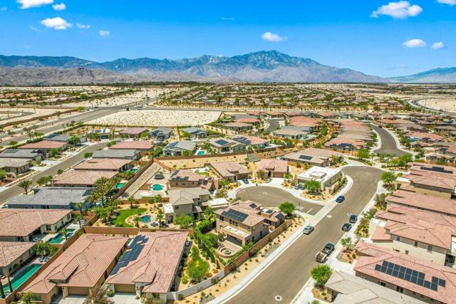 35551 Luna Court, Palm Desert CA: https://media.crmls.org/mediaz/413ad9cc-7d41-43c9-94d4-297103d0600a.jpg