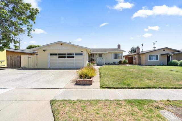 582 E Alvin Drive, Salinas CA: https://media.crmls.org/mediaz/413bfc95-6b35-4323-bd8a-583d3f7dfcfe.jpg