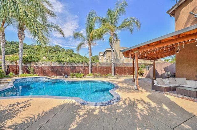 Image 16 of 35 For 9740 Linnet Court