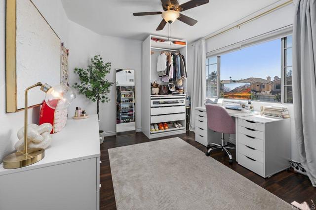 509 Windy Way, Chula Vista CA: https://media.crmls.org/mediaz/413c648f-c22f-4c17-b86a-a01093030296.jpg