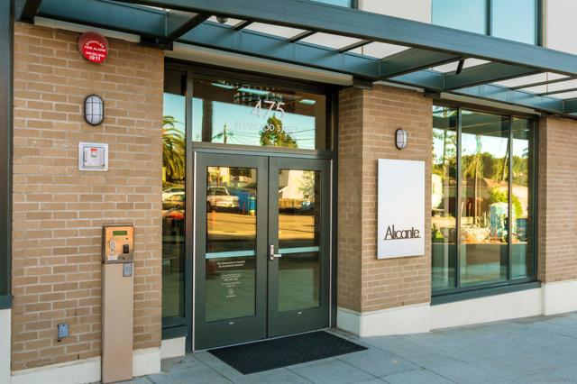475 Redwood, San Diego CA: https://media.crmls.org/mediaz/413c7af2-4032-43ea-b96d-3a0517fd627a.jpg