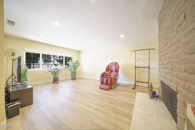 3553 Pontiac Street, La Crescenta CA: https://media.crmls.org/mediaz/413c80a6-e40f-45b1-a889-c9307f270991.jpg