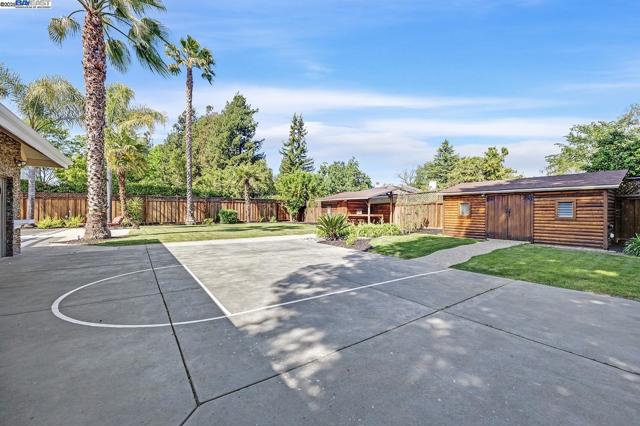 3693 Mohr Ave, Pleasanton CA: https://media.crmls.org/mediaz/413d79af-a493-4886-bf92-51d4175f3bf4.jpg