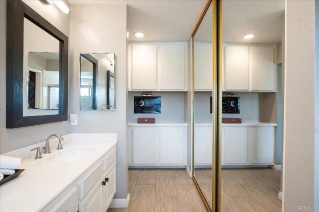 Detail Gallery Image 25 of 31 For 919 Wentworth Cir, Vista,  CA 92081 - 3 Beds | 2/1 Baths