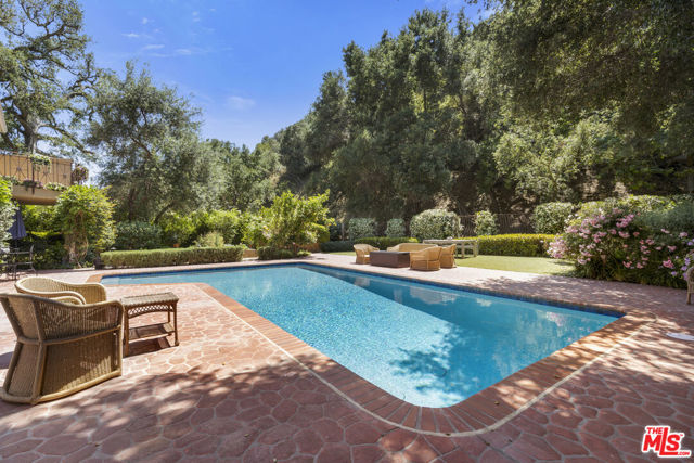 3265 Mandeville Canyon Road, Los Angeles CA: https://media.crmls.org/mediaz/413f65f6-0c07-4acd-89f2-05479b5b0339.jpg