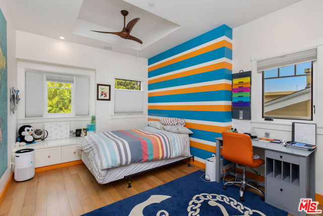 106 Dudley Avenue, Venice CA: https://media.crmls.org/mediaz/413f8242-89d2-4085-aa31-697a4643e155.jpg