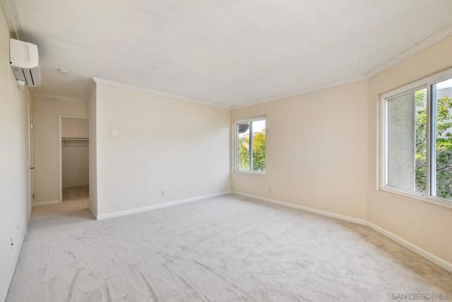 5370 La Jolla Blvd, La Jolla CA: https://media.crmls.org/mediaz/41405ff9-7a32-4319-a4a3-9e75af4aeb9c.jpg