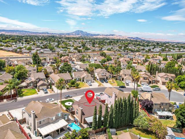 118 Edmeades Court, Oakley CA: https://media.crmls.org/mediaz/41407d7e-df12-441d-8c9d-d9993a855ff7.jpg