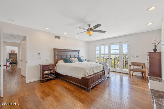 3166 Sycamore Drive, Simi Valley CA: https://media.crmls.org/mediaz/41409eb3-8668-4a90-88b2-3f963037cf2a.jpg