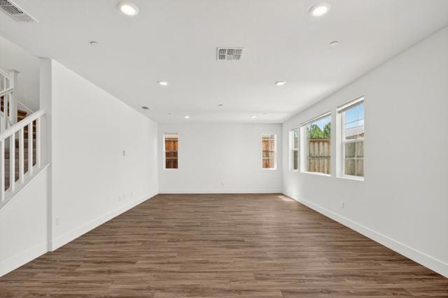 6640 Silverleaf Court, Tracy CA: https://media.crmls.org/mediaz/4140bd6e-8194-44b2-8b00-1d2869046d16.jpg