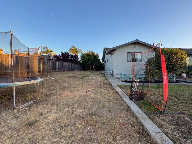 215 Rays Circle, Hollister CA: https://media.crmls.org/mediaz/4140dbc7-640c-4d8f-ab23-a1e7bad6d5da.jpg