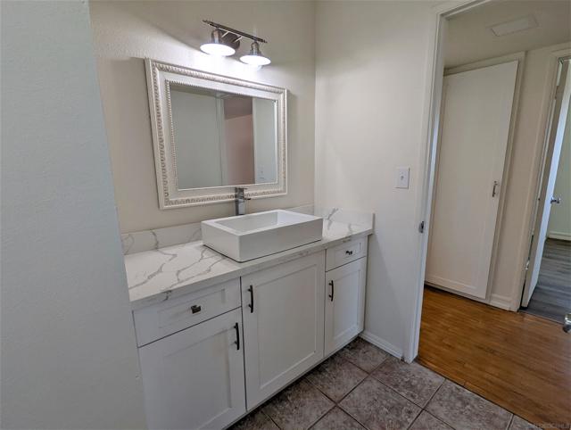 9347 Kahlua Way, Spring Valley CA: https://media.crmls.org/mediaz/4140e1da-2048-40f4-a298-d9d6b2ea0c1a.jpg