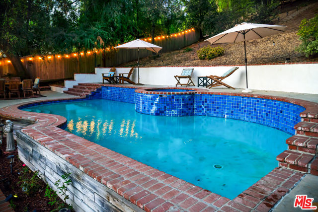 5252 Vanalden Avenue, Tarzana CA: https://media.crmls.org/mediaz/41410025-9c99-45a1-bf5c-fdfed7ceecc2.jpg