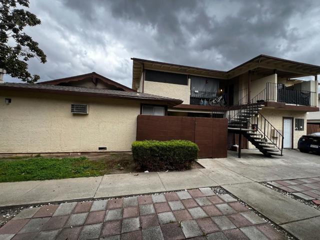 872 Canfield Court, San Jose CA: https://media.crmls.org/mediaz/414134be-28c6-48e8-931c-e136b2c08877.jpg