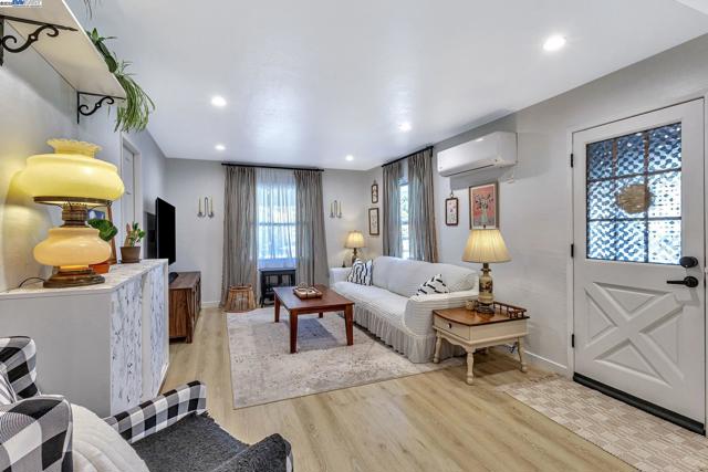 2019 E St, Hayward CA: https://media.crmls.org/mediaz/414203c1-e8d9-4b78-b43e-bdb97898d063.jpg