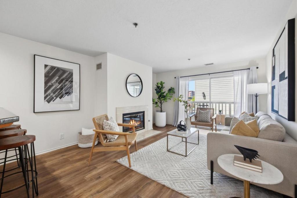 300 Murchison Drive #123