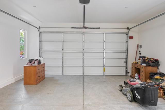 1621 Castlerock Drive, Hollister CA: https://media.crmls.org/mediaz/414595b1-5abe-4440-8abe-383bdd7c9f2c.jpg