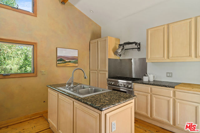 2026 Topanga Skyline Drive, Topanga CA: https://media.crmls.org/mediaz/414654eb-6597-484d-9c39-d9121fff2e2c.jpg