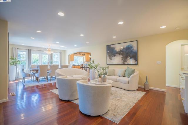 42001 Via San Gabriel, Fremont CA: https://media.crmls.org/mediaz/414659ad-ef3d-46a9-8933-b11db4ec533b.jpg