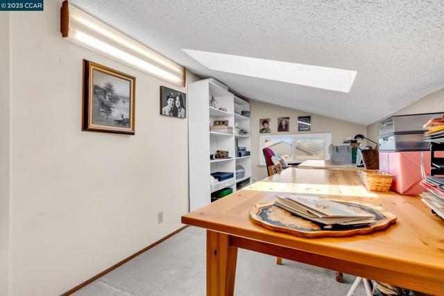 117 Alta Mesa Ct, Moraga CA: https://media.crmls.org/mediaz/4146714e-c1ec-421a-82e8-9b01486756ff.jpg