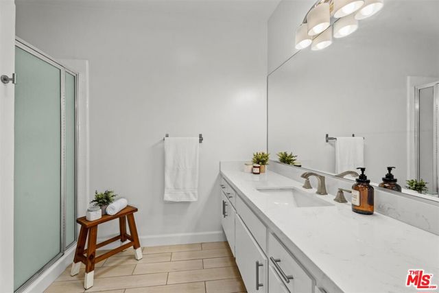 853 S Le Doux Road, Los Angeles CA: https://media.crmls.org/mediaz/4147982d-f916-4ab2-9292-192d9d47c8d1.jpg