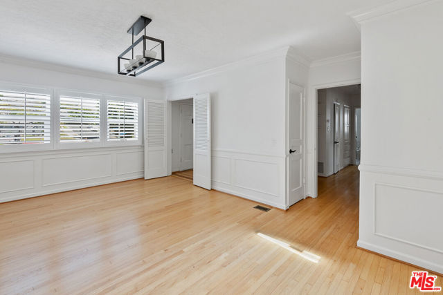 5572 Bradna Drive, Los Angeles CA: https://media.crmls.org/mediaz/4147b05f-9ebe-4e3f-a493-92a0210597ab.jpg