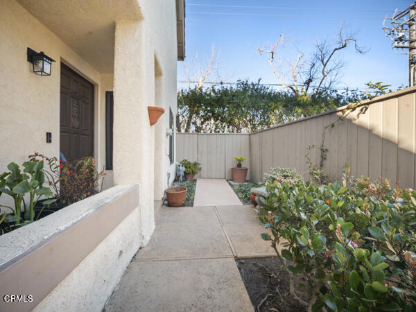 Detail Gallery Image 3 of 25 For 102 San Nicolas Cir, Port Hueneme,  CA 93041 - 3 Beds | 2/1 Baths