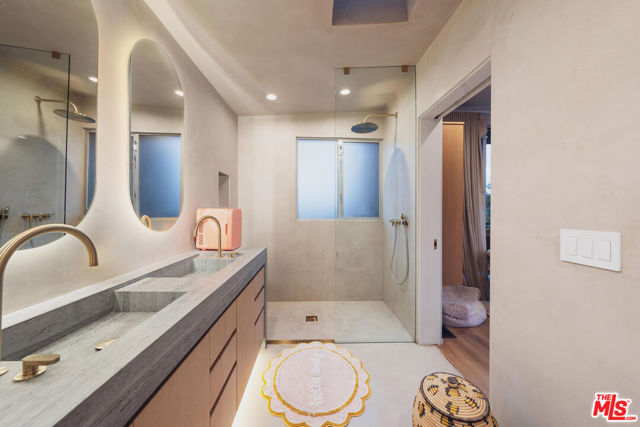 295 Mabery Road, Santa Monica CA: https://media.crmls.org/mediaz/4149001c-2bef-49fa-ae49-44f9060fcb1a.jpg