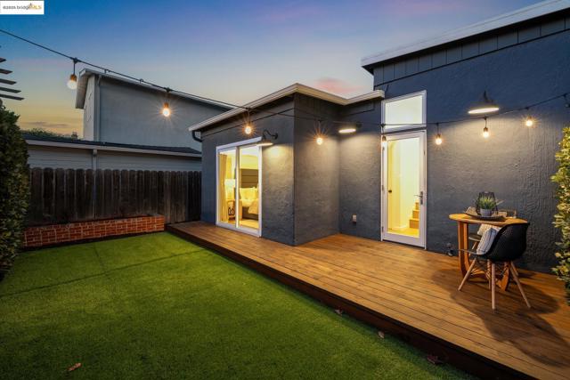 1642 10Th St, Berkeley CA: https://media.crmls.org/mediaz/41490dba-ca4c-40dc-adaf-b09afe29d2f5.jpg