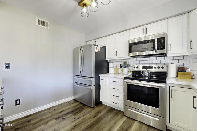 680 Redwood Lane, San Dimas CA: https://media.crmls.org/mediaz/414998c0-07d6-4ee0-91ba-6d4cc0317f44.jpg