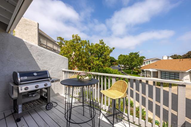 5719 Caminito Norte, La Jolla CA: https://media.crmls.org/mediaz/4149e9b8-9fcb-4dc1-8573-97d1b48f7598.jpg