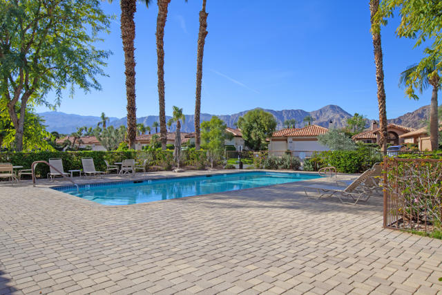 48225 Via Solana, La Quinta CA: https://media.crmls.org/mediaz/414b660d-8362-4b65-8e44-b3e2d0ed4a26.jpg
