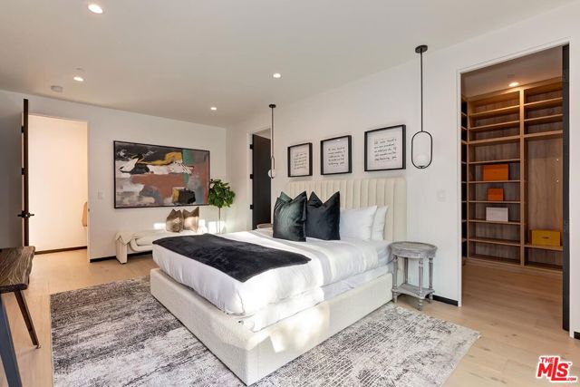 5437 Noble Avenue, Sherman Oaks CA: https://media.crmls.org/mediaz/414b9822-b058-4e5a-a3bf-6812f378fcaa.jpg