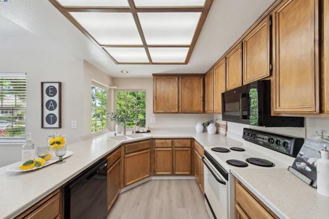 4182 Garatti Court, Pleasanton CA: https://media.crmls.org/mediaz/414bc5ab-fd6c-45ed-b1f6-48c6690d7171.jpg