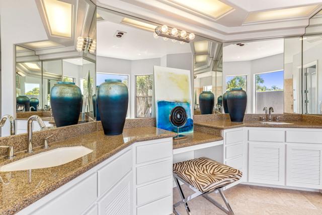 28 Clancy Lane S Lane, Rancho Mirage CA: https://media.crmls.org/mediaz/414c3310-1483-408d-bfcf-7e1baf5aee8e.jpg