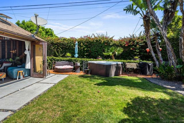 6677 W 88th St, Los Angeles CA: https://media.crmls.org/mediaz/414c7180-2b12-482e-87a9-6ebd8384e4ab.jpg