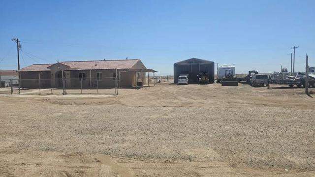 1952 Bartle Place, Thermal CA: https://media.crmls.org/mediaz/414cd966-ad84-4daf-ba8a-32294b48834c.jpg