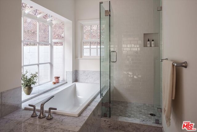 5657 Valley Oak Drive, Los Angeles CA: https://media.crmls.org/mediaz/414d1a51-120b-4f9a-9e5c-3715222bbe7d.jpg