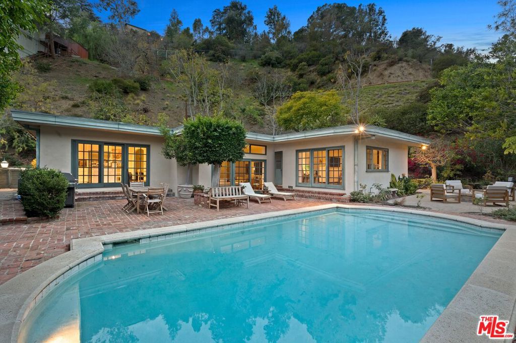 10216 Cielo Drive, Beverly Hills, CA 90210