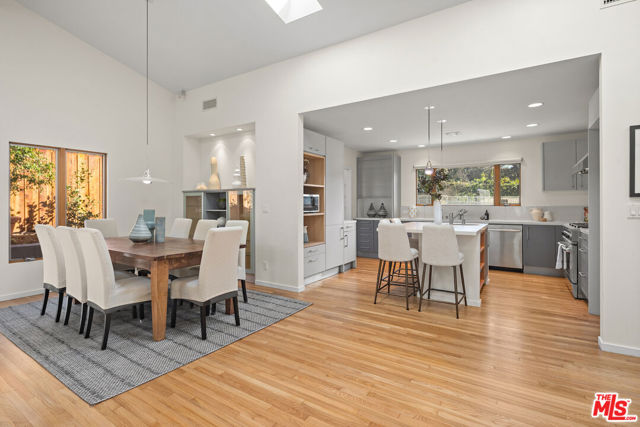 Drew Fenton | 707 Jacon Way Pacific Palisades CA | MLS: 7469273 Drew Fenton | 707 Jacon Way Pacific Palisades CA | MLS: 7469273