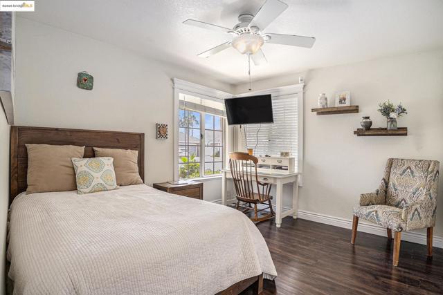 2167 Saint Andrews Ct, Discovery Bay CA: https://media.crmls.org/mediaz/41502c37-8108-40c6-8086-6974ce8a0aba.jpg